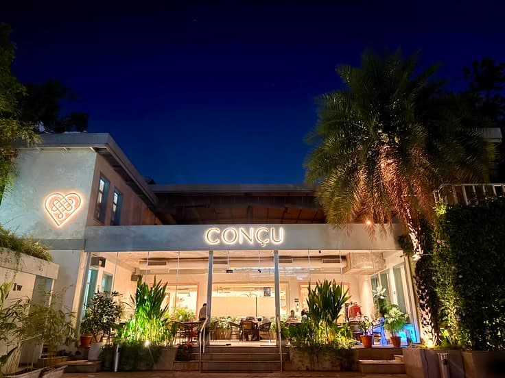 Conçu