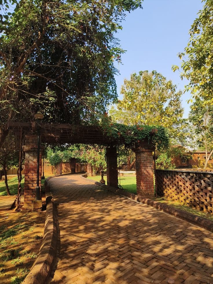 Semmozhi Poonga